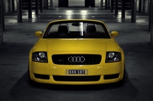 Желтый Audi TT, вид спереди